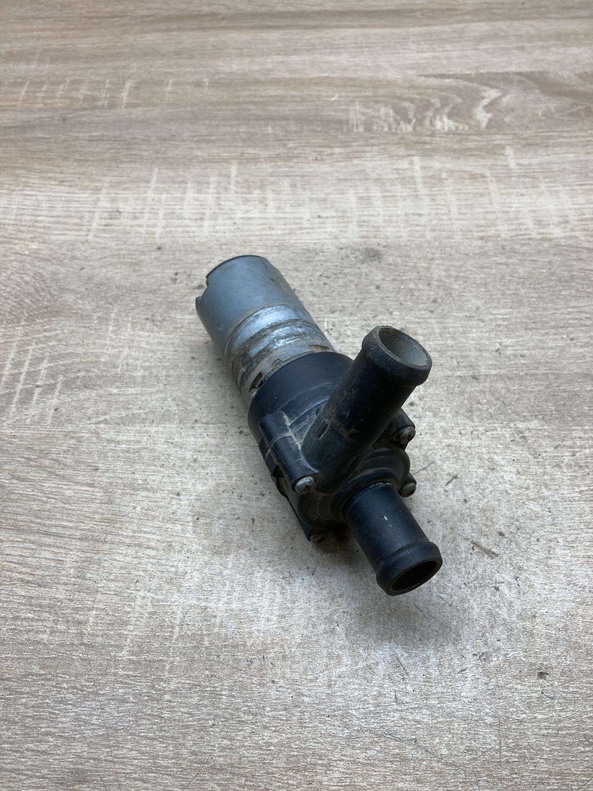 0392020024   Electric auxiliary coolant/water pump Volkswagen Transporter - Cara