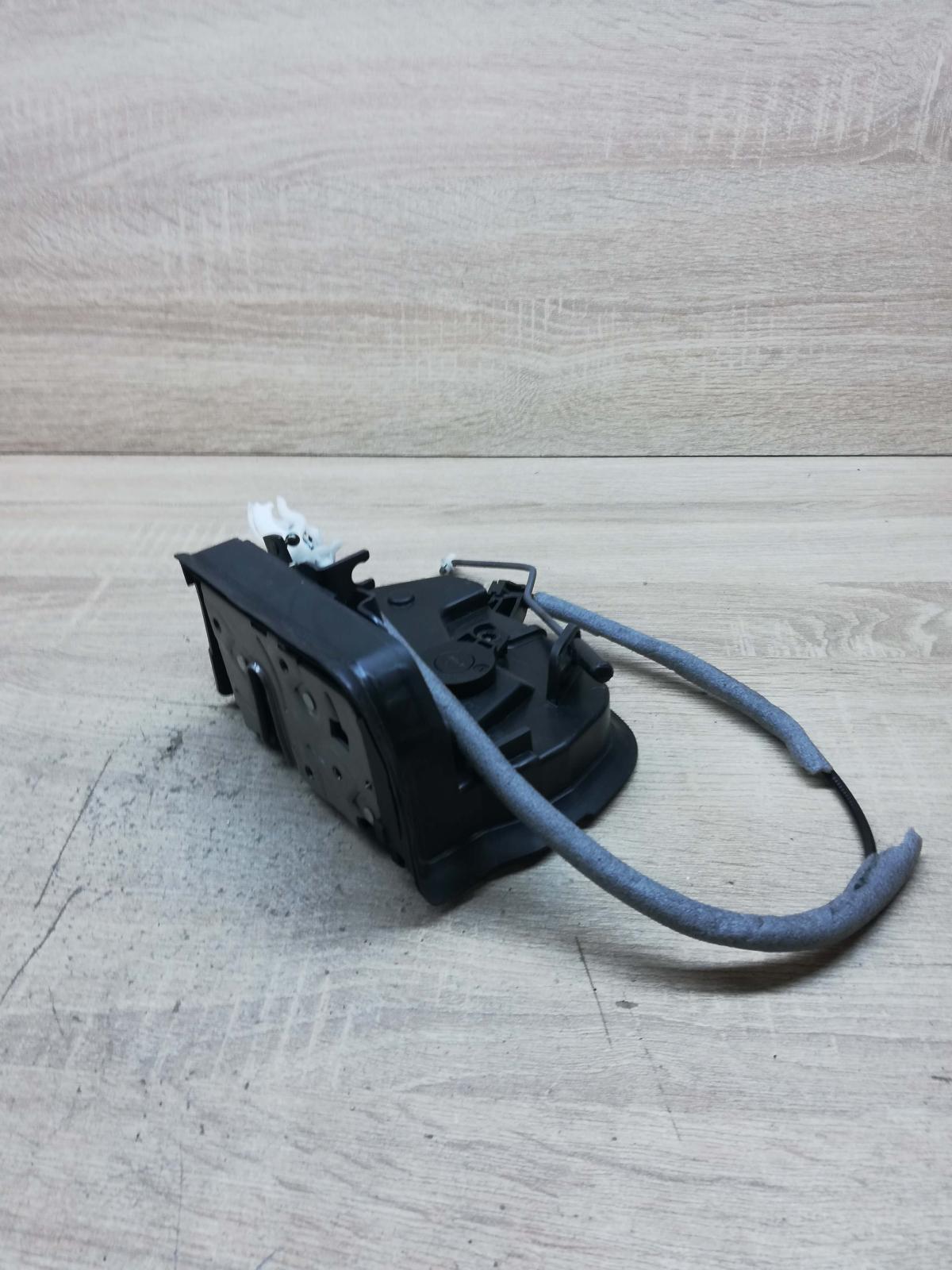 8402601   Rear door lock BMW X5 E53