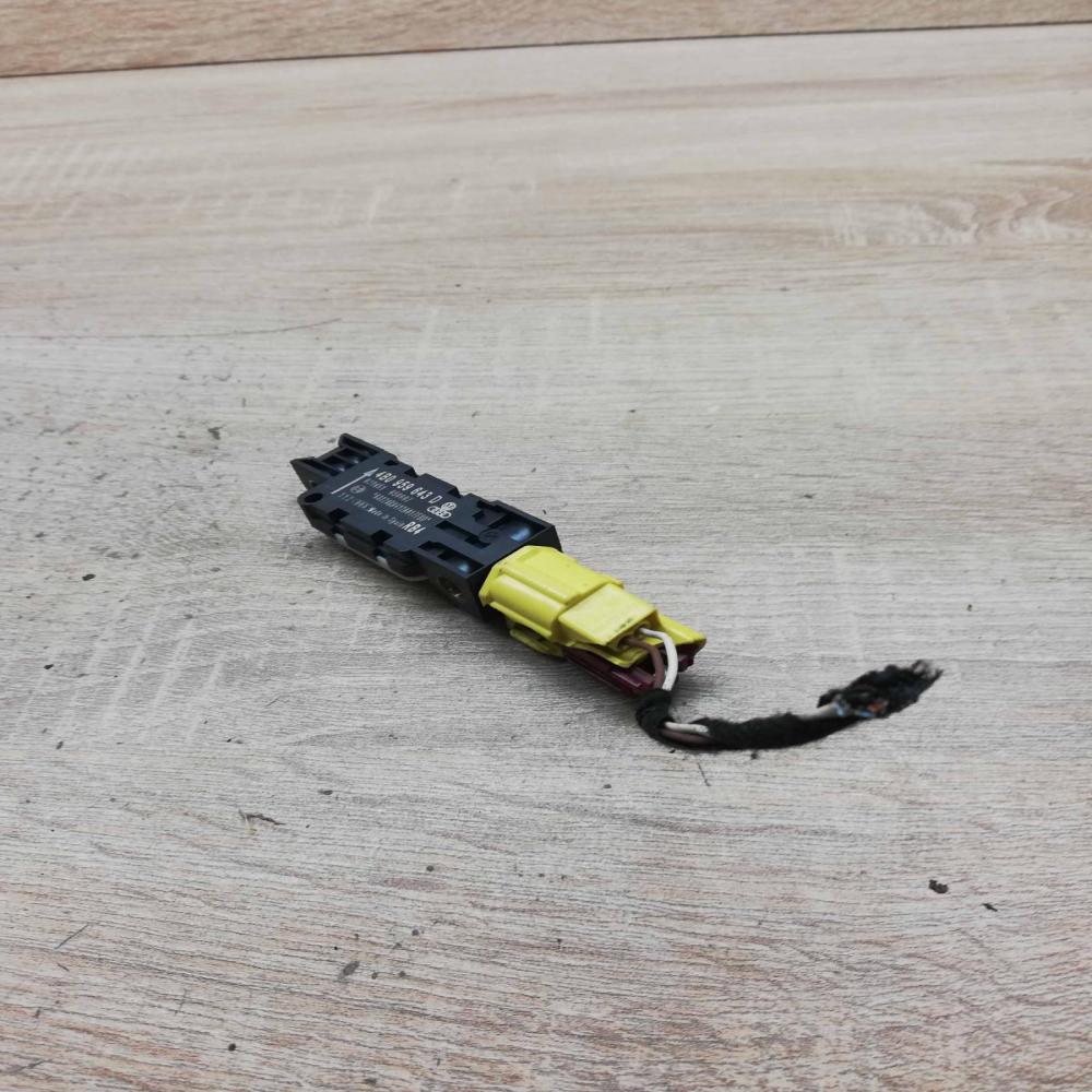 4b0959643d   Airbag deployment crash/impact sensor Audi A3 S3 8P
