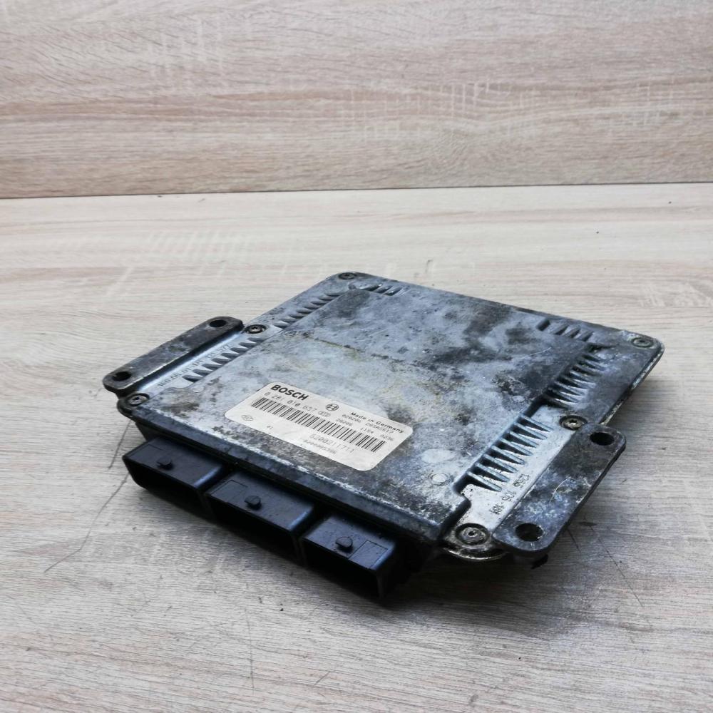 8200211711 0281010637 Control Engine control unit/module ECU Renault Laguna II