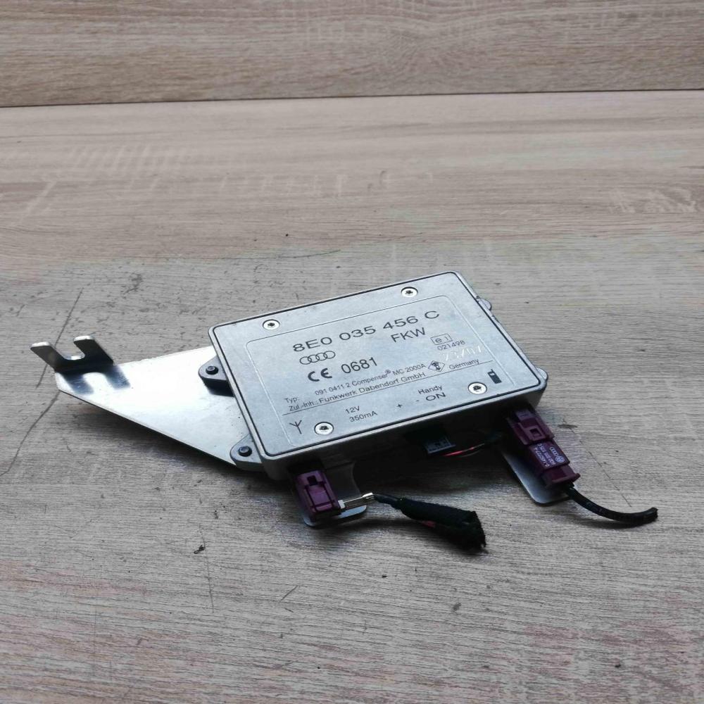 8e0035456c   Aerial antenna amplifier Audi A4 S4 B7 8E 8H