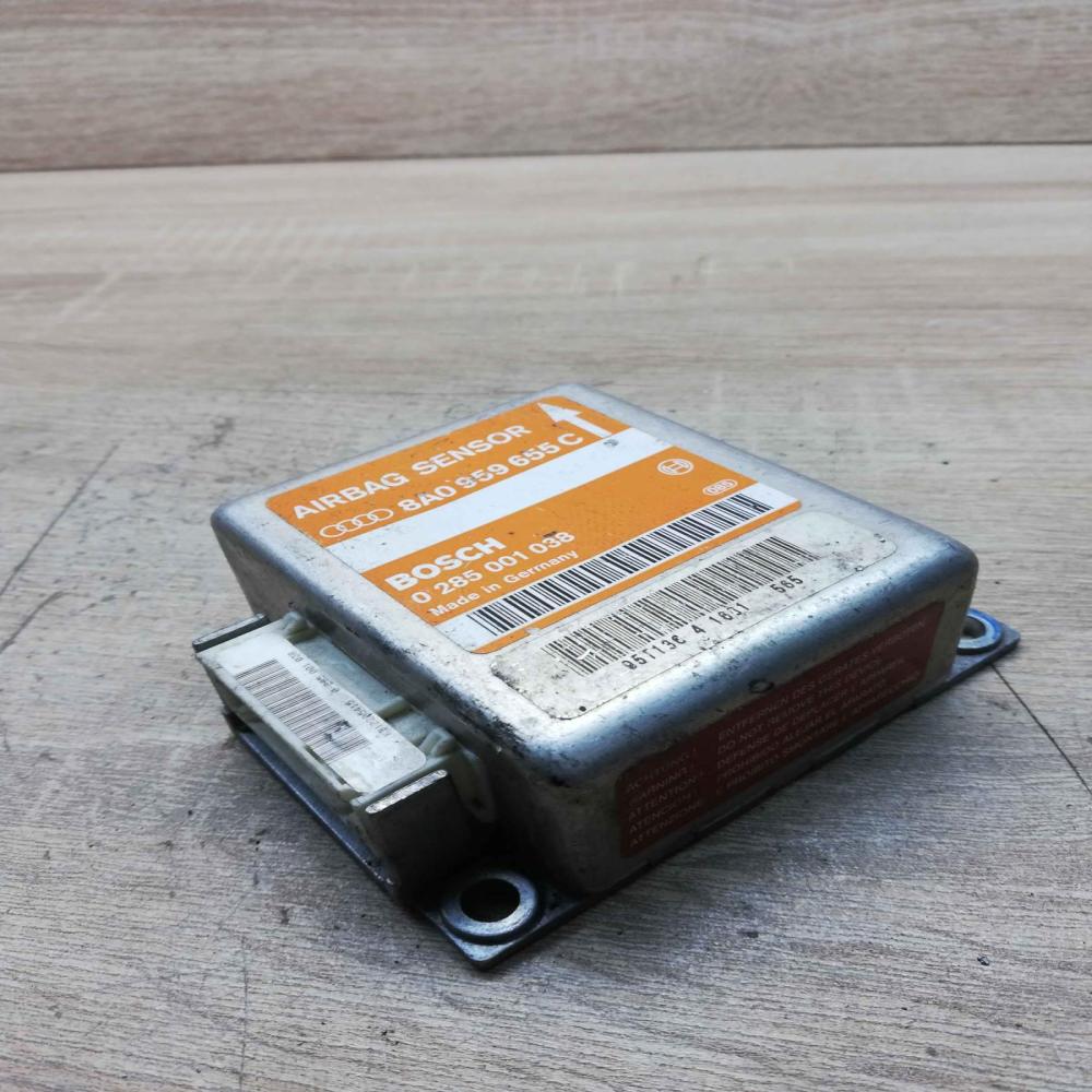 8a0959655c 0285001038  Airbag control unit/module Audi A4 S4 B5 8D