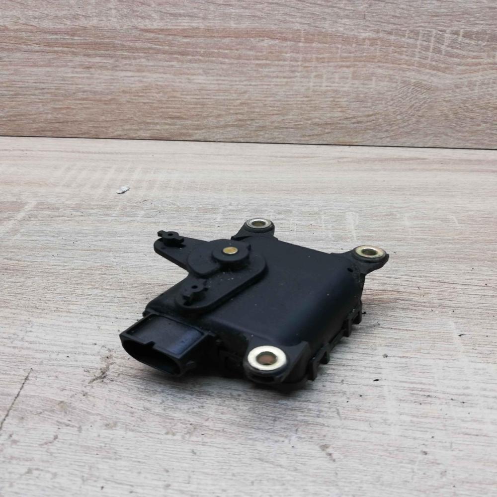0132801149 8D1820511B  Air flap motor/actuator Volkswagen PASSAT B5