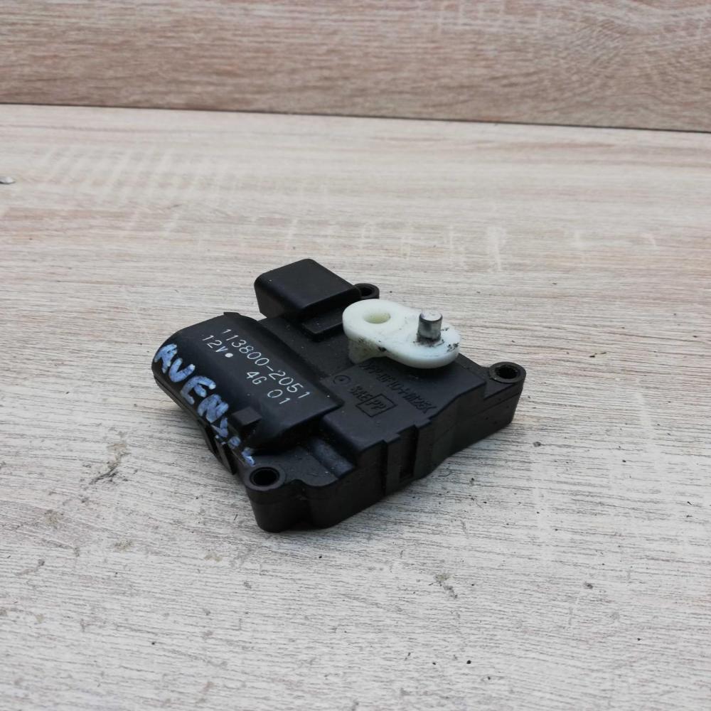 113800 2051   Air flap motor/actuator Toyota Corolla Verso AR10