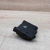 113800 2051   Air flap motor/actuator Toyota Corolla Verso AR10