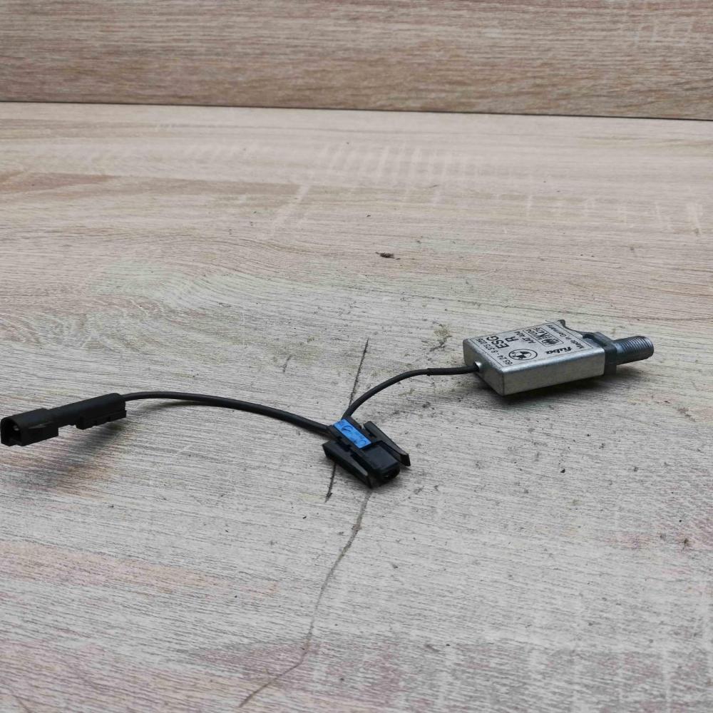 8375225   Aerial antenna amplifier BMW 7 E38