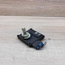 0132801359   Air flap motor/actuator Audi A6 S6 C6 4F