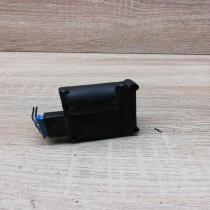 0132801359   Air flap motor/actuator Audi A6 S6 C6 4F
