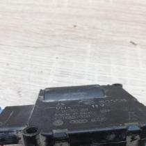 0132801359   Air flap motor/actuator Audi A6 S6 C6 4F