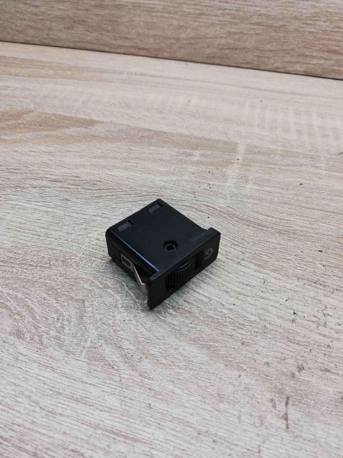 8360461   Panel lighting control switch BMW 5 E39