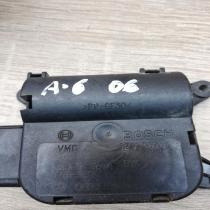 0132801358 CZ116880 3032  Air flap motor/actuator Audi A6 S6 C6 4F