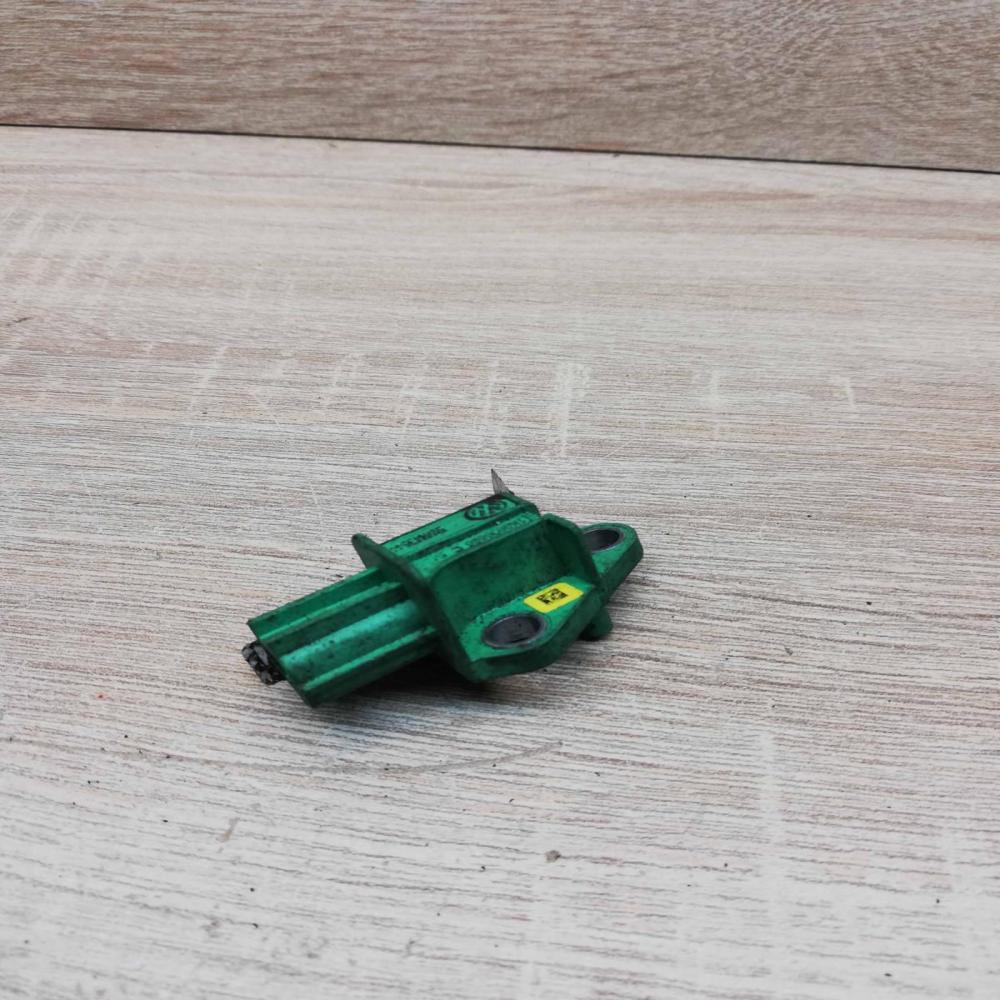 1K0909606C 5WK43544  Airbag deployment crash/impact sensor Audi A6 S6 C6 4F