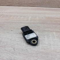 89831 0H010   Airbag deployment crash/impact sensor Toyota Yaris