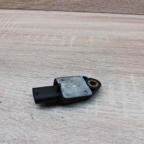 89831 0H010   Airbag deployment crash/impact sensor Toyota Yaris