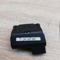 7700419690   Headlight level height control switch Renault Laguna I