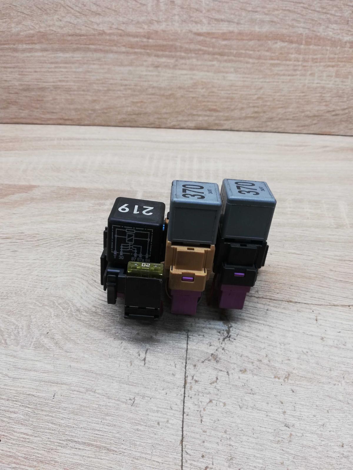 8D0937503C   Fuse box set Audi A4 S4 B5 8D