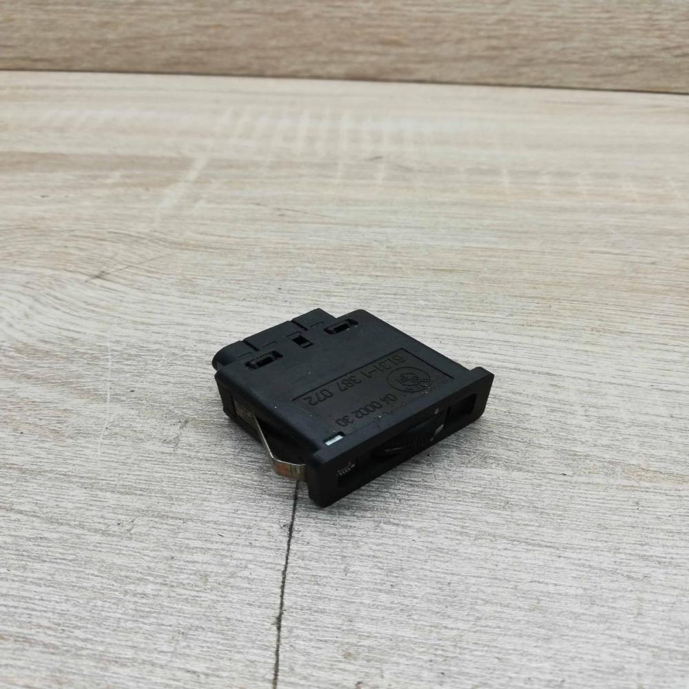 1387072   Headlight level height control switch BMW 3 E36