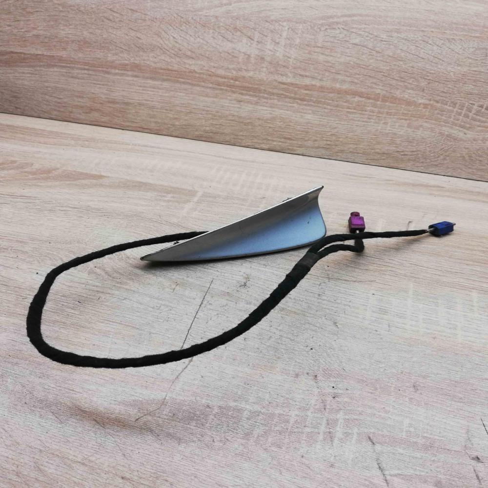 6912247   Aerial GPS antenna BMW 7 E65 E66