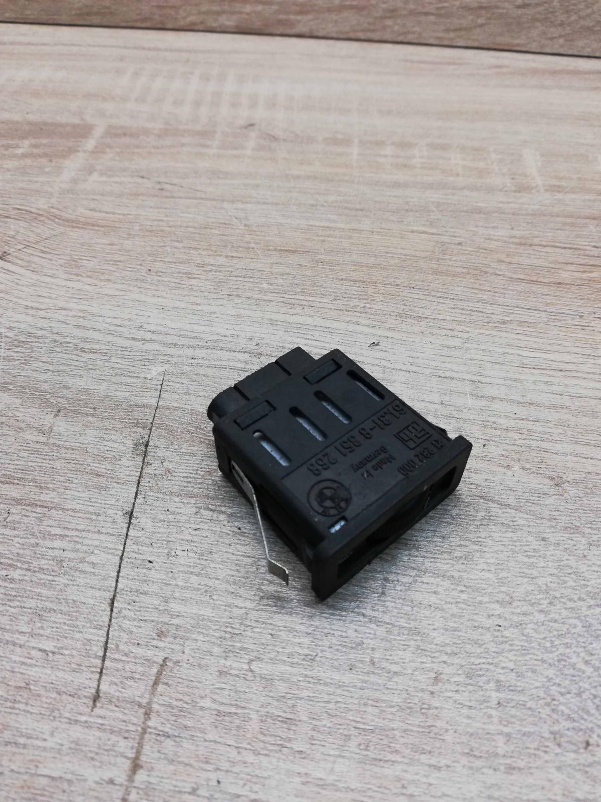 8351268   Headlight level height control switch BMW 5 E34