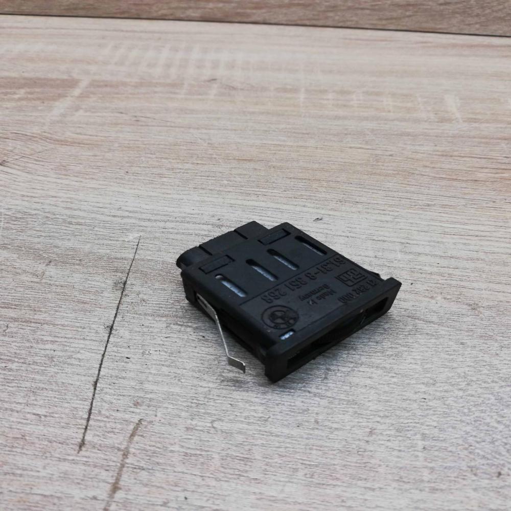 8351268   Headlight level height control switch BMW 5 E34