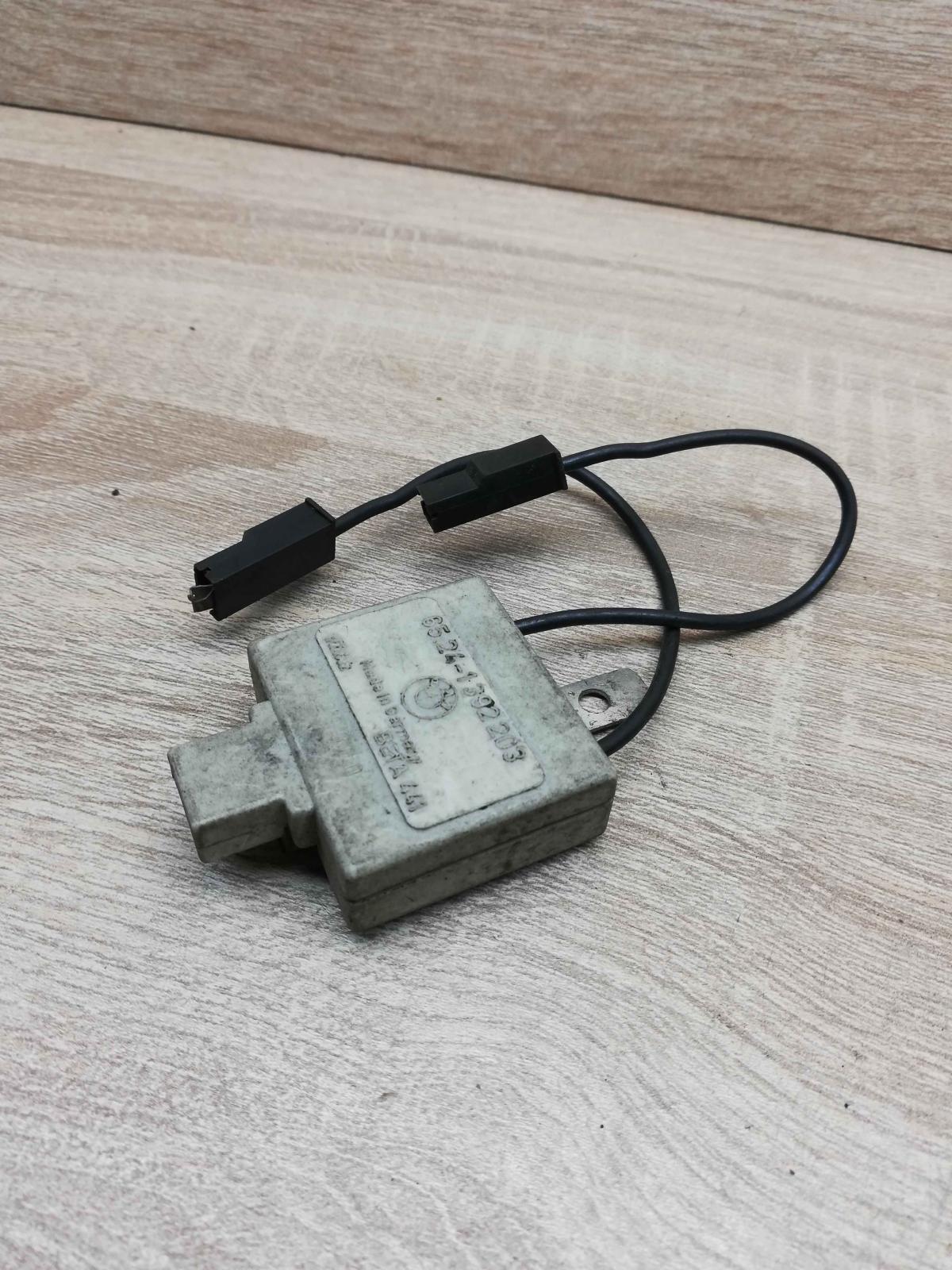 1392203   Aerial antenna amplifier BMW 5 E34