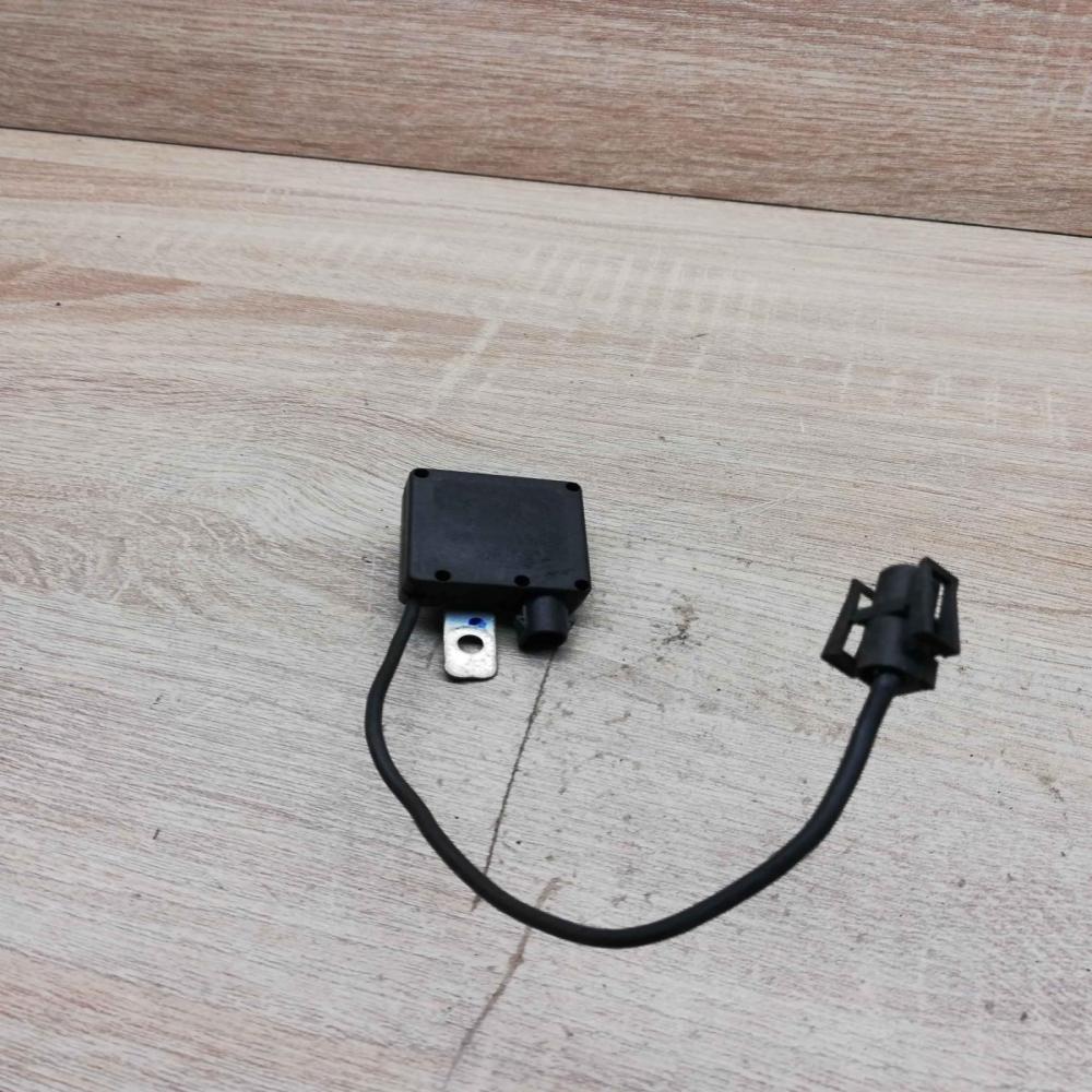 8380945   Aerial antenna amplifier BMW X5 E53