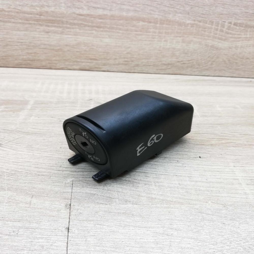 5495140   Passenger airbag on/off switch BMW X5 E70