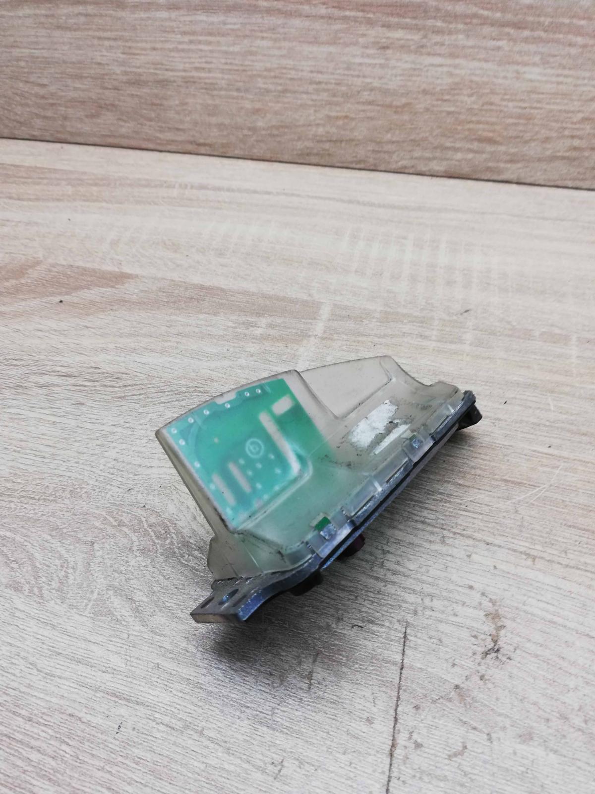 1682606 30000776  Aerial antenna amplifier BMW 3 E90 E91