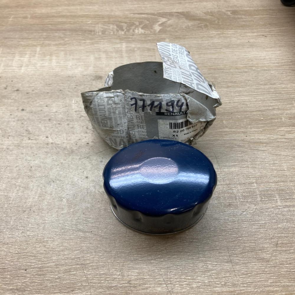 8200768927   Oil filter cover Renault Twingo II