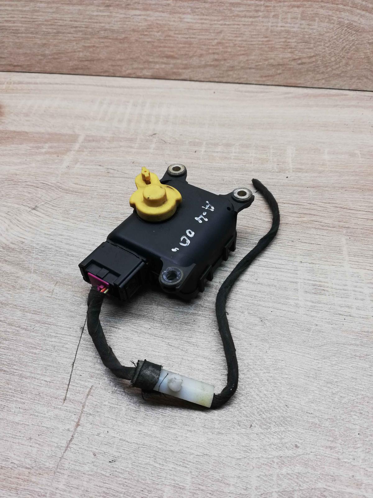 0132801214   Air flap motor/actuator Volkswagen Golf IV