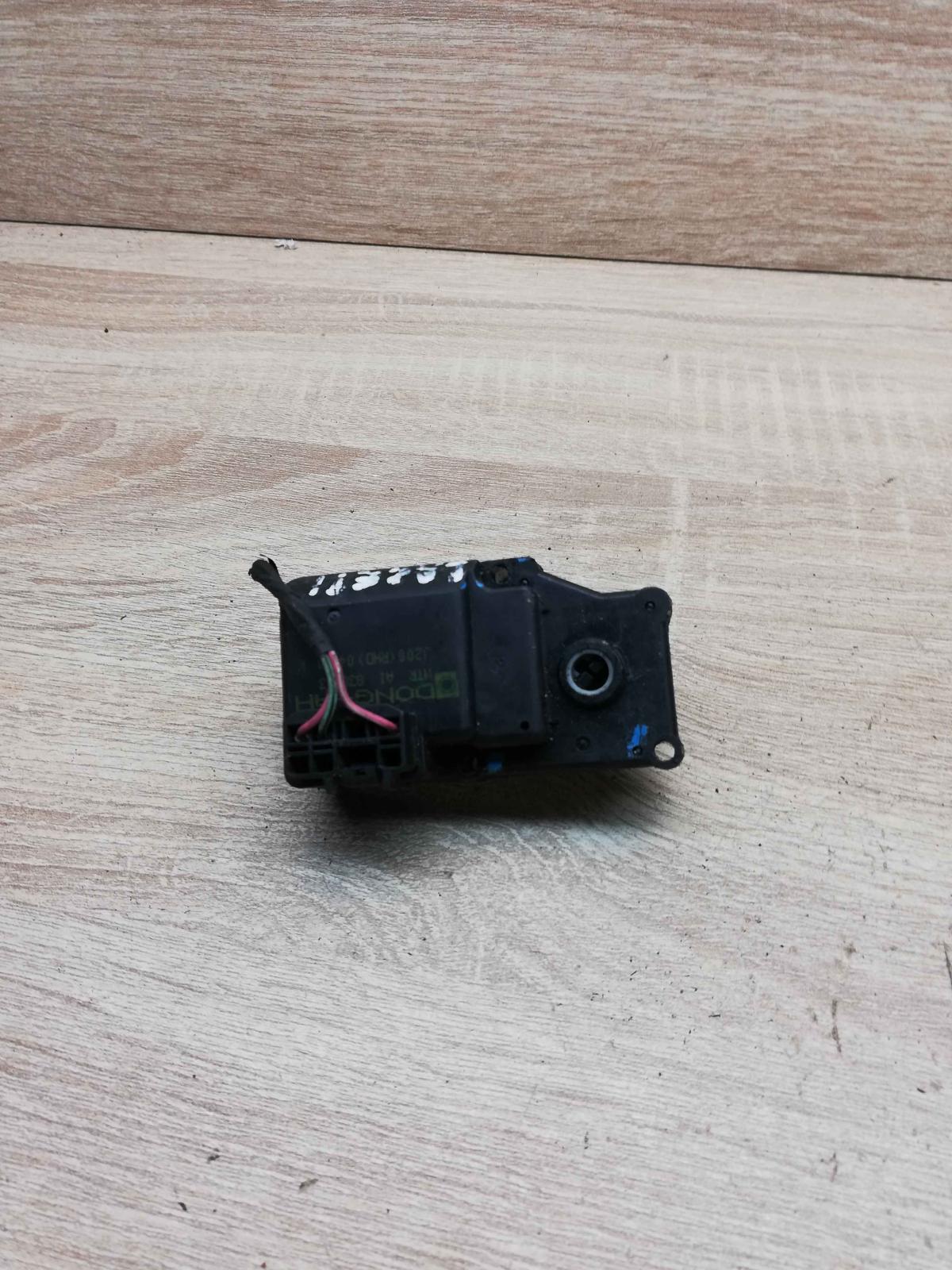 830103 04G20  Air flap motor/actuator Chevrolet Lacetti