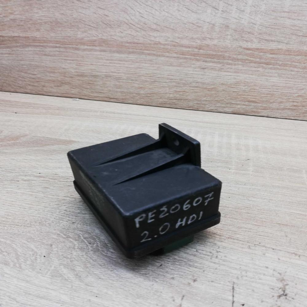 598138   Glow plug pre-heat relay Peugeot 206