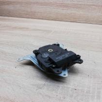 AE063700 8610   Air flap motor/actuator Toyota Corolla Verso AR10