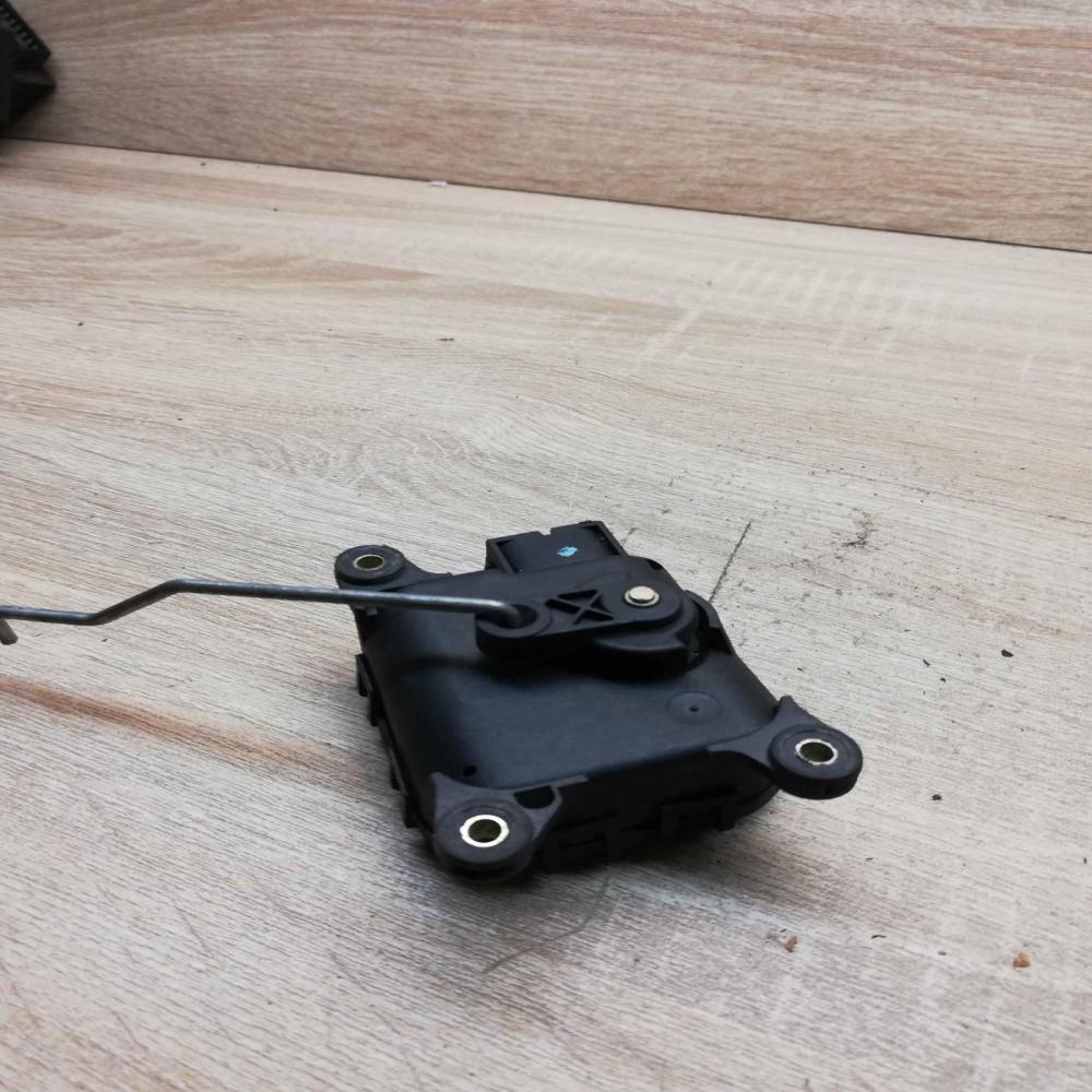 0132801126   Air flap motor/actuator Audi A6 S6 C5 4B