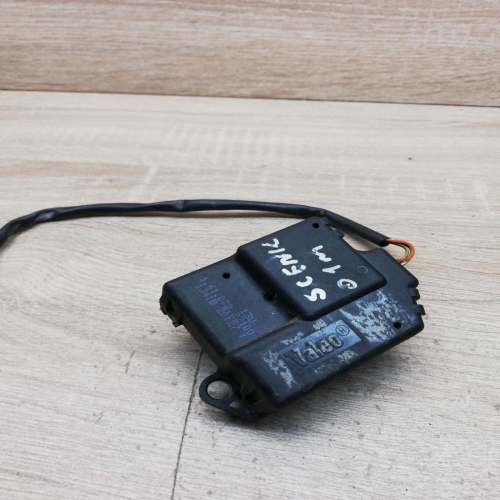 1 61 072 22100 1341B  Air flap motor/actuator Renault Scenic I