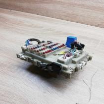 24350 4U100 0810001  Fuse module Nissan Almera N16