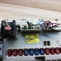 24350 4U100 0810001  Fuse module Nissan Almera N16