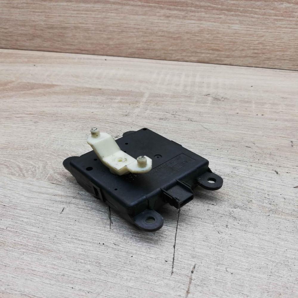 2K001 30840 050108  Air flap motor/actuator Nissan Primera