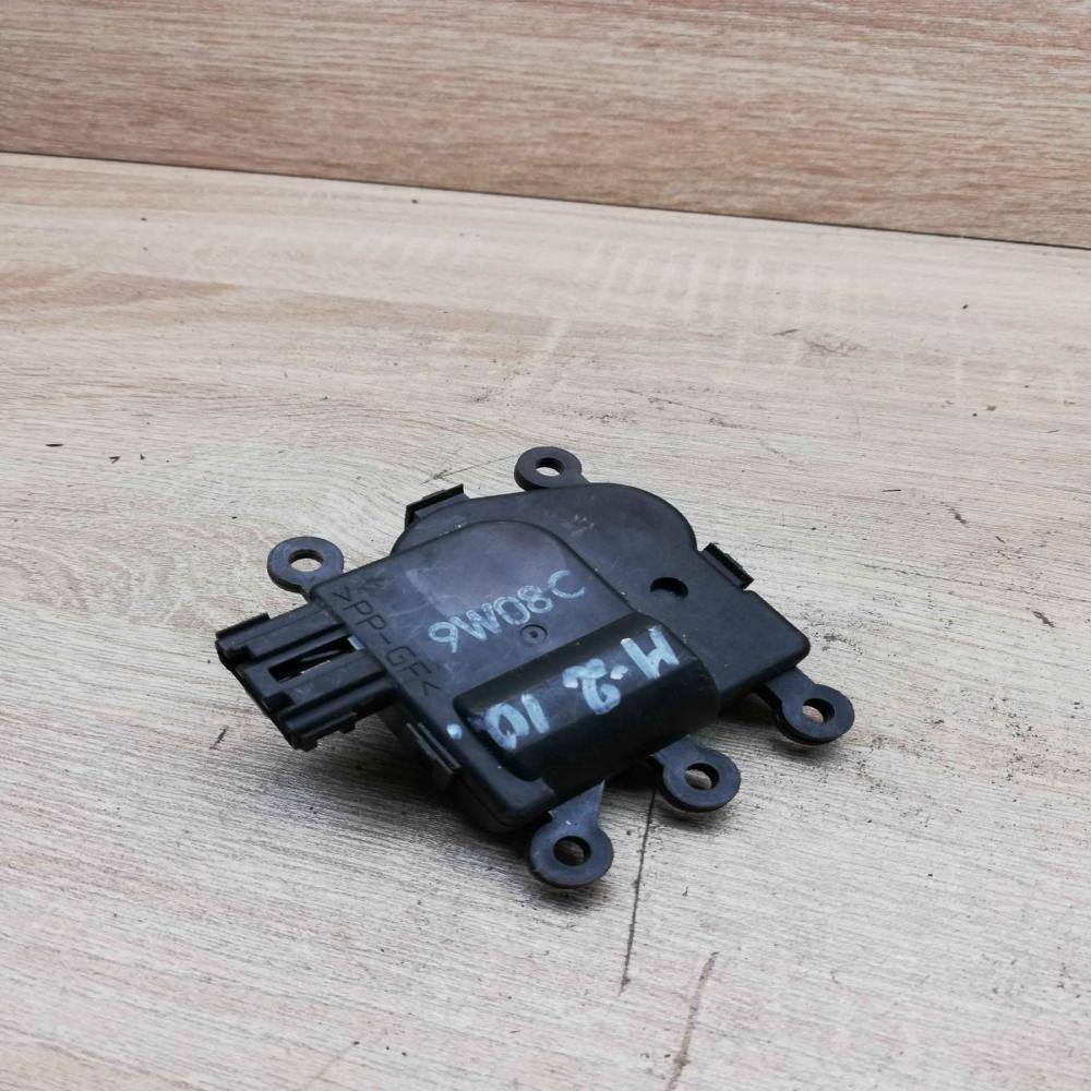9W08C   Air flap motor/actuator Volkswagen PASSAT B5