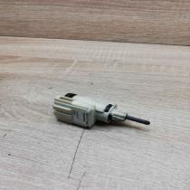 8E0927189B 19322005  Brake pedal sensor switch Audi A4 S4 B7 8E 8H