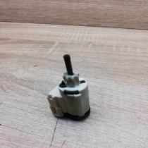8E0927189B 19322005  Brake pedal sensor switch Audi A4 S4 B7 8E 8H