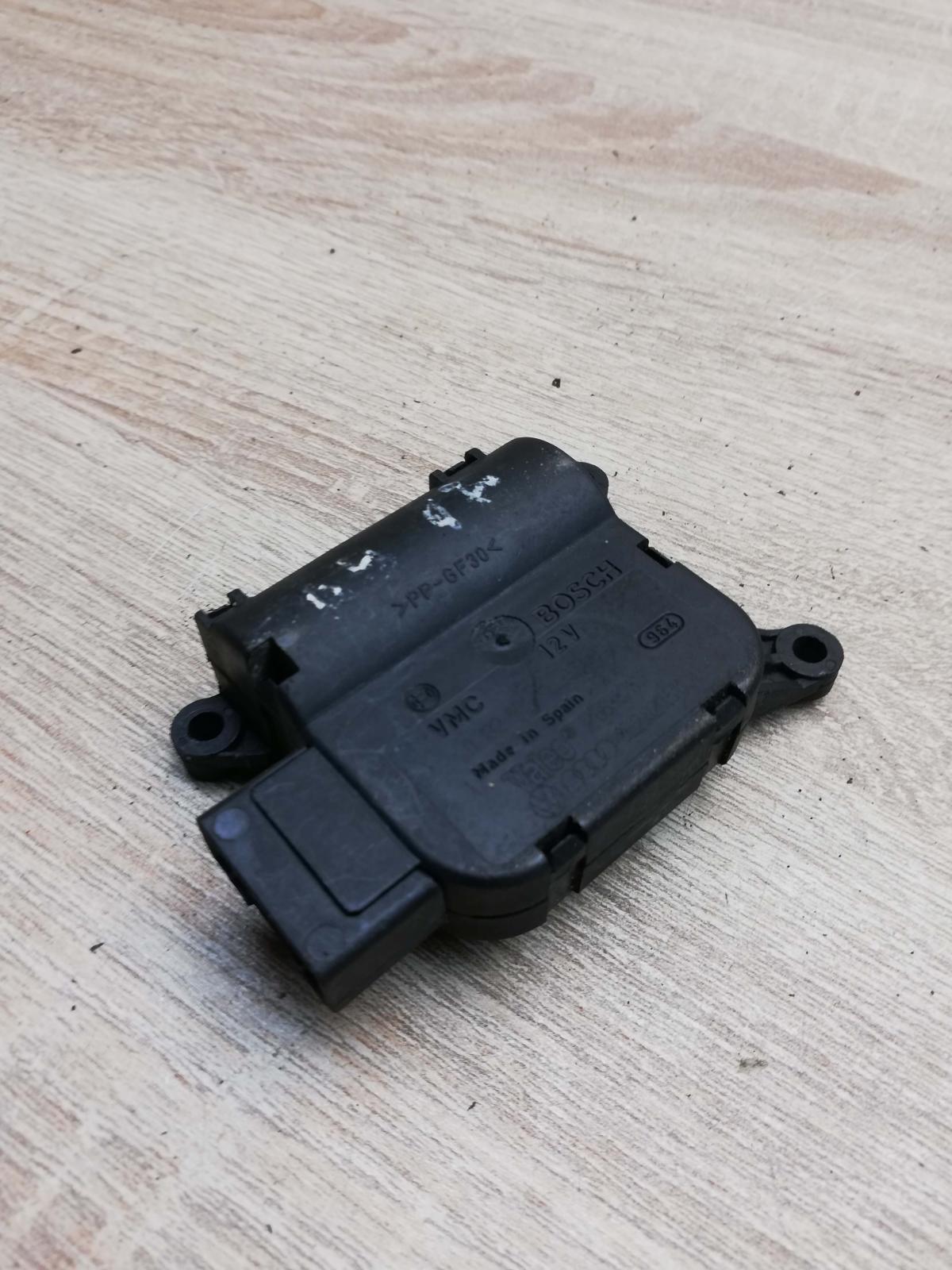 0132801310   Air flap motor/actuator Audi A6 S6 C6 4F