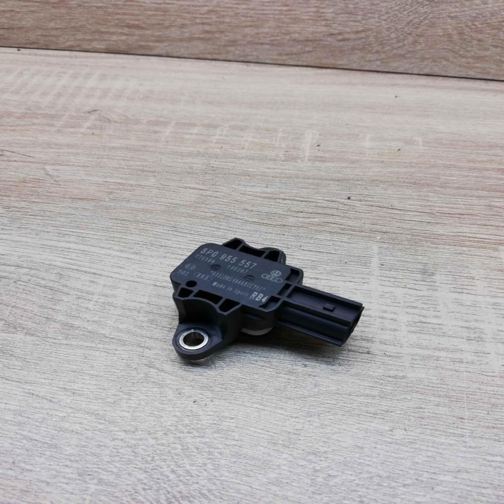 8P0955557   Airbag deployment crash/impact sensor Audi A3 S3 8P