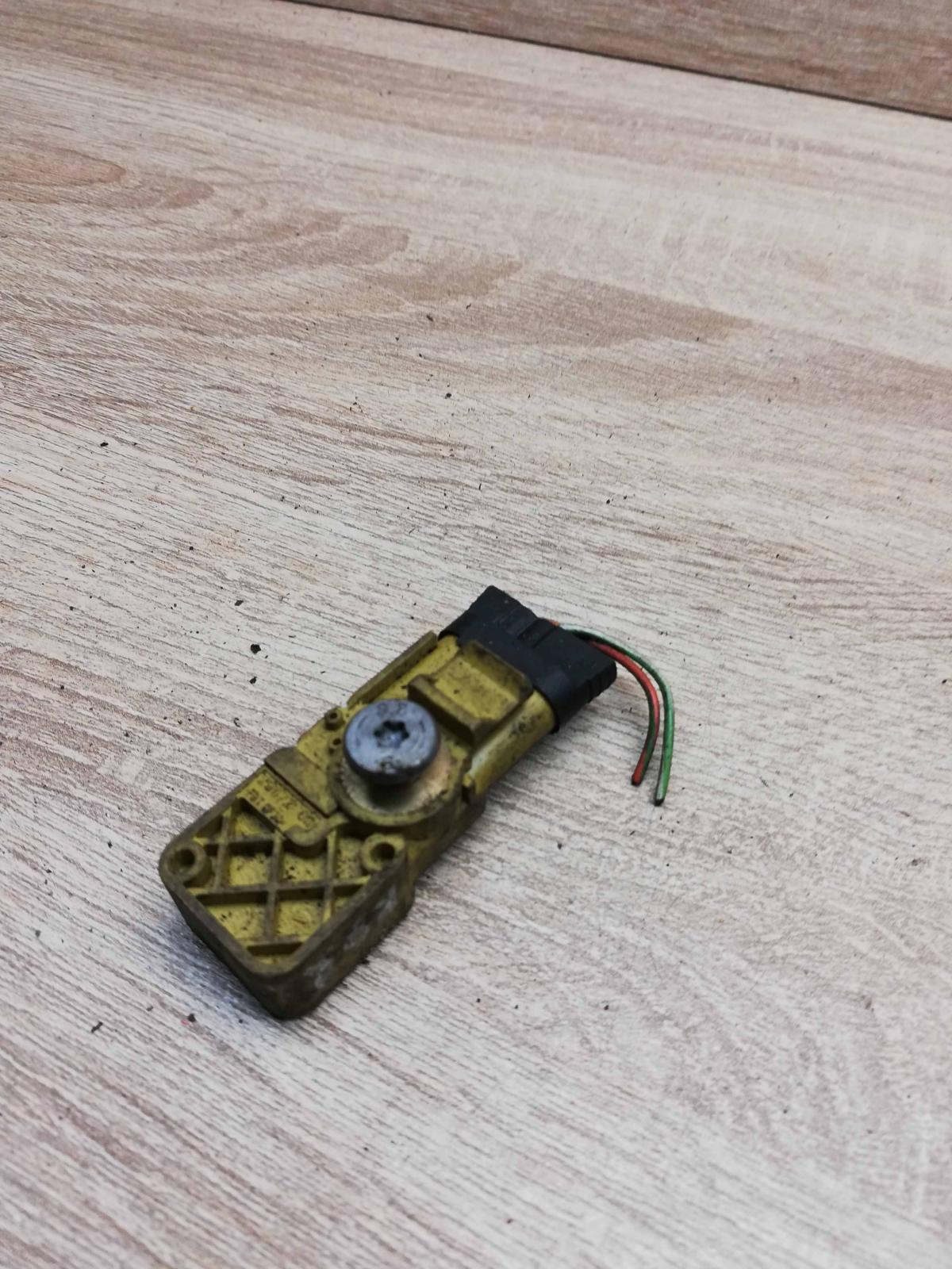 291172 03 60501704  Airbag deployment crash/impact sensor Opel Corsa D