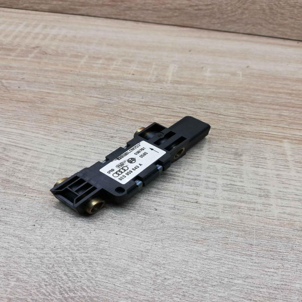 8E0959643A  Unit Airbag deployment crash/impact sensor Audi A4 S4 B6 8E 8H