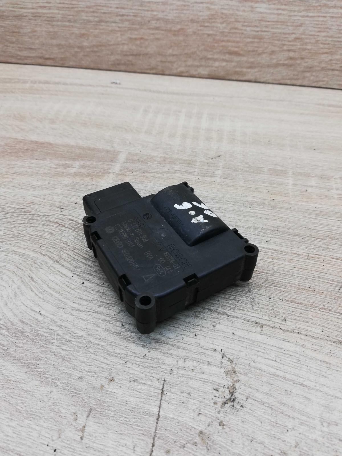 0132801359   Air flap motor/actuator Audi A6 S6 C6 4F