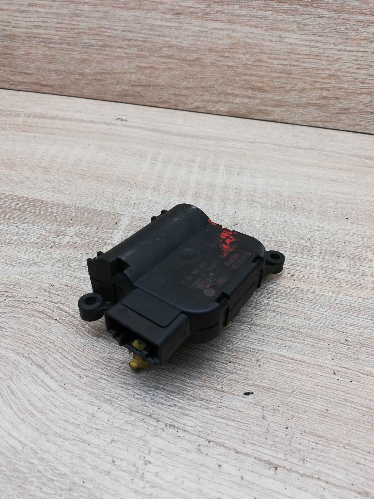 0132801309   Air flap motor/actuator Audi A4 S4 B6 8E 8H