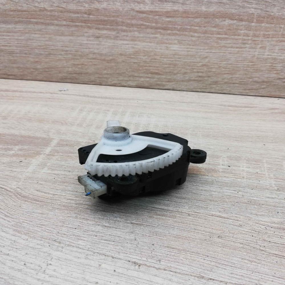 A7583 UA25   Air flap motor/actuator Volvo V70