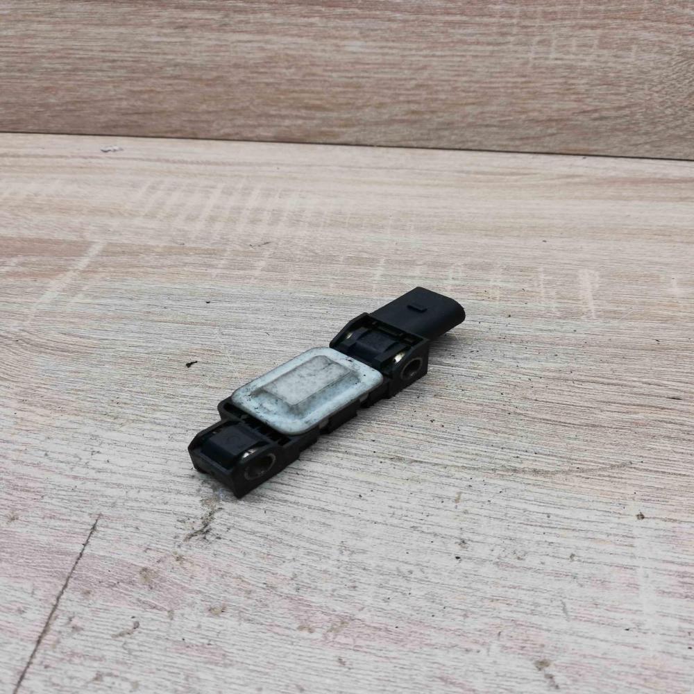 4B0959643E Unit  Airbag deployment crash/impact sensor Audi A6 S6 C5 4B