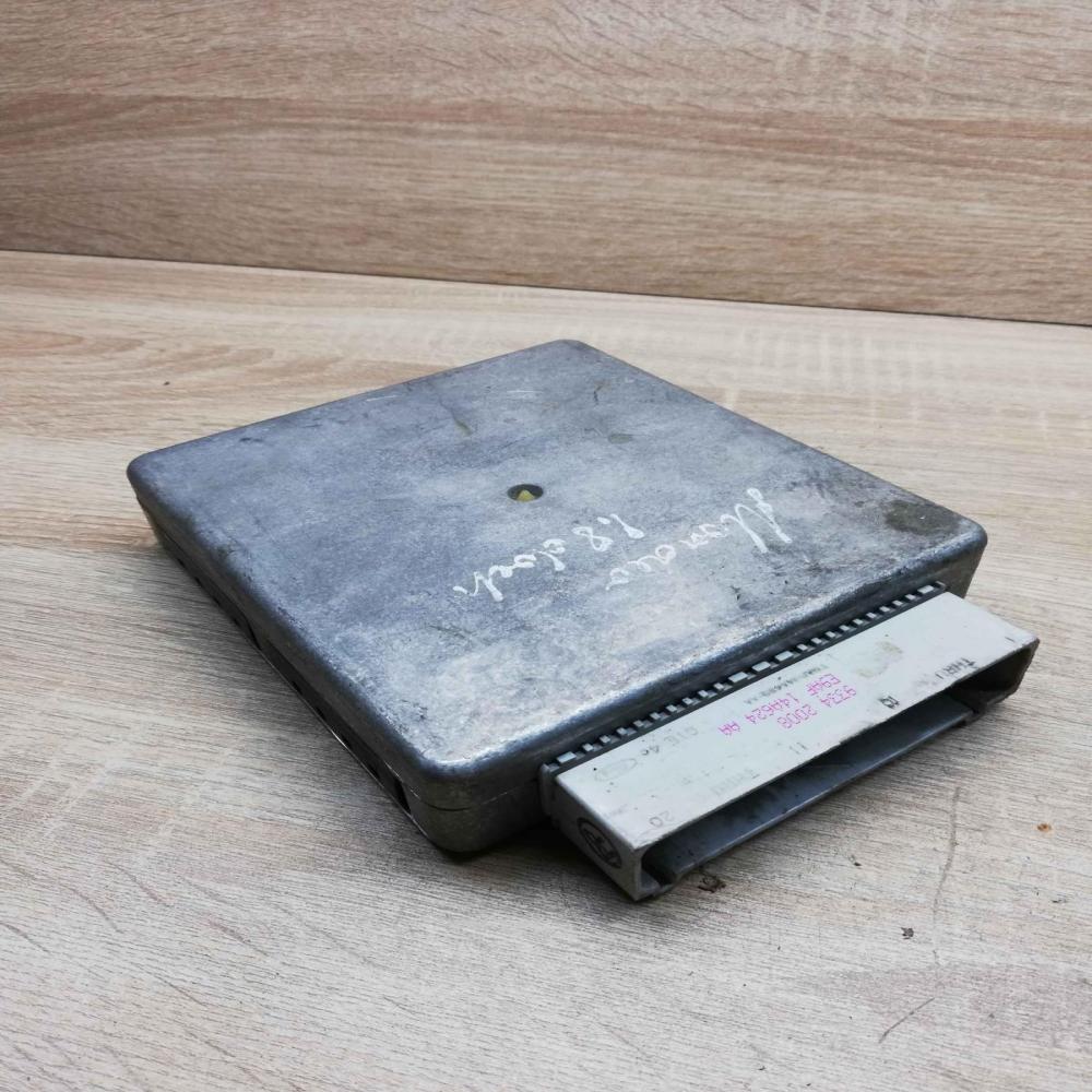 93BB 12A650 CD C0C0  Engine control unit/module ECU Ford Mondeo MK I
